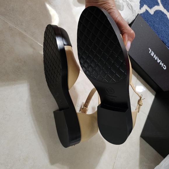 Chanel shoes - Picture 3 of 10